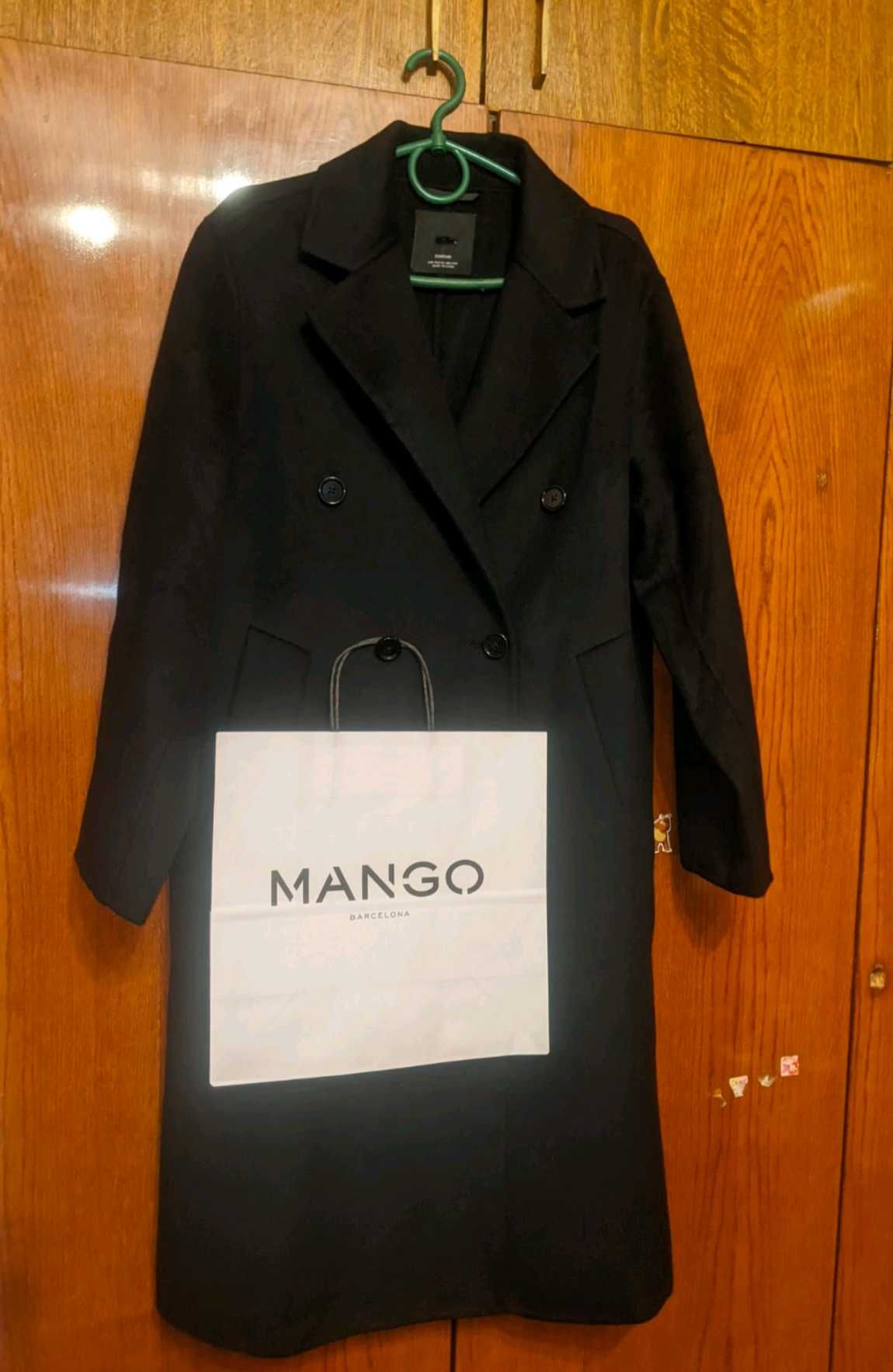 Двобортне оверсайз пальто від MANGO