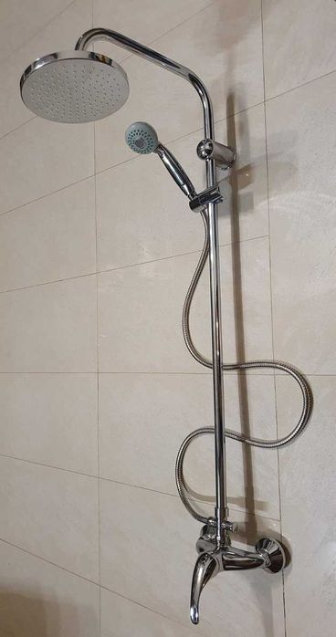 Новая душевая система (душ-колонна) со смесителем, тропическим душем.
