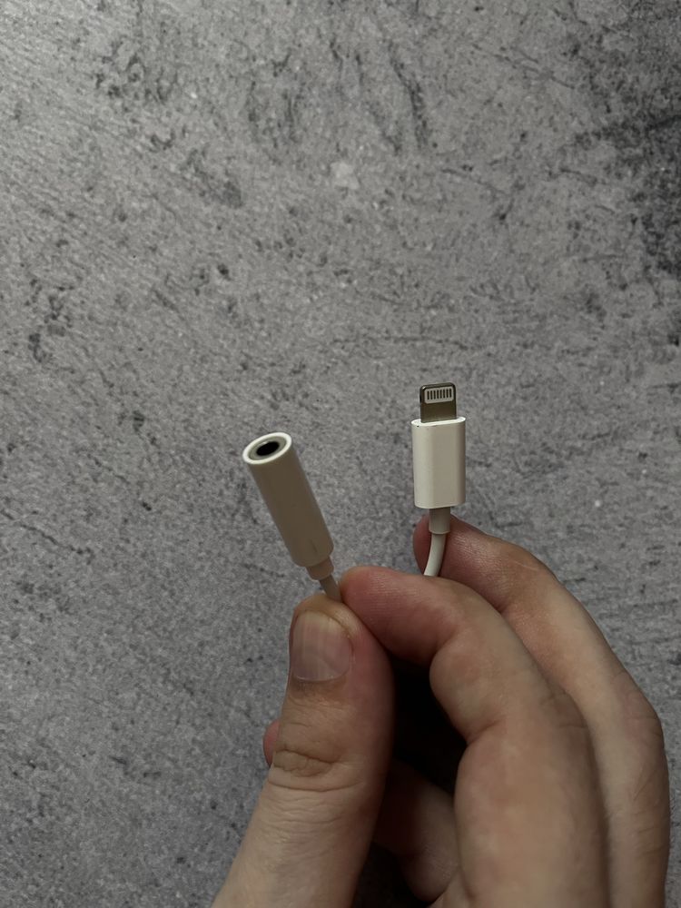 Перехідник для навушників з 3.5 jack на Lightning