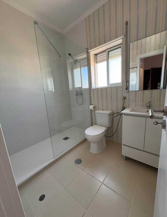 Alugo quarto - Vale da Amoreira