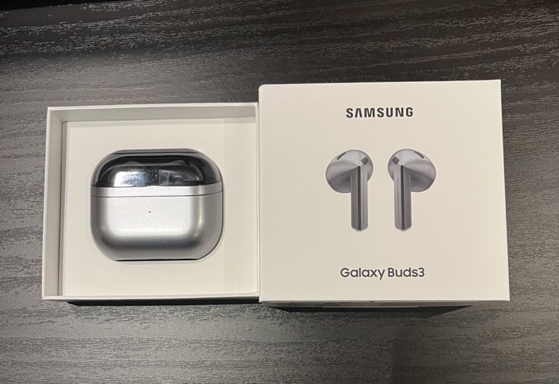 Słuchawki SAMSUNG Galaxy Buds 3 Srebrny