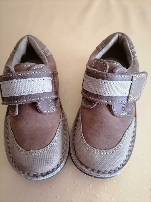 Sapatos menino n 25 - Disponíveis