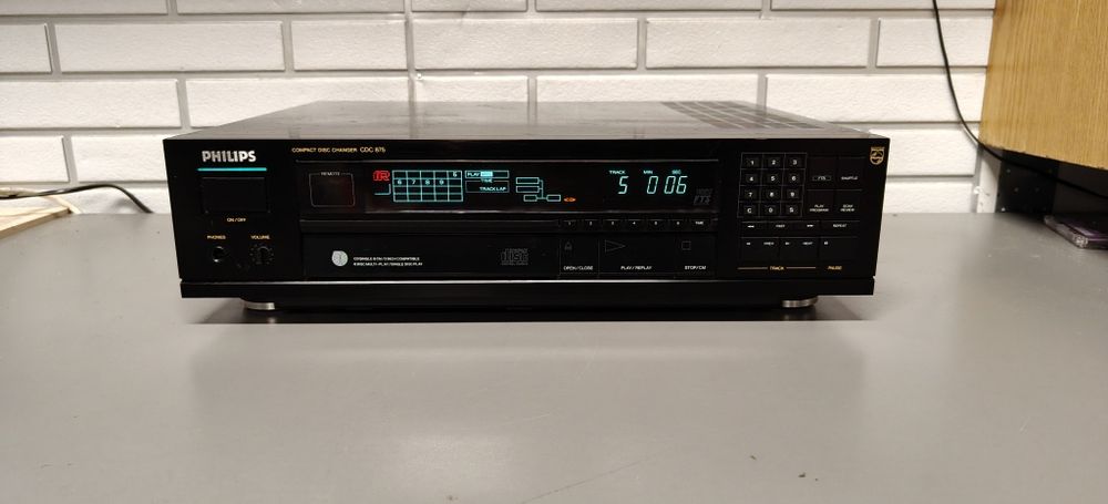 Odtwarza CD PHILIPS CDC-875. TDA 1541.