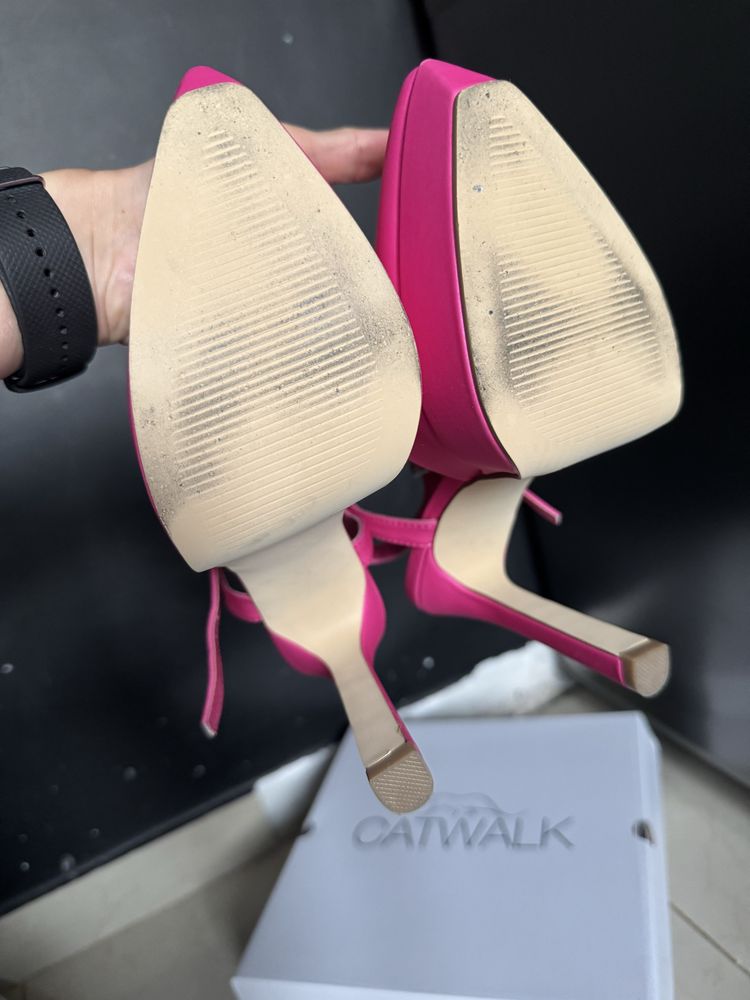 Buty obcasy szpilki na koturnie 36 catwalk