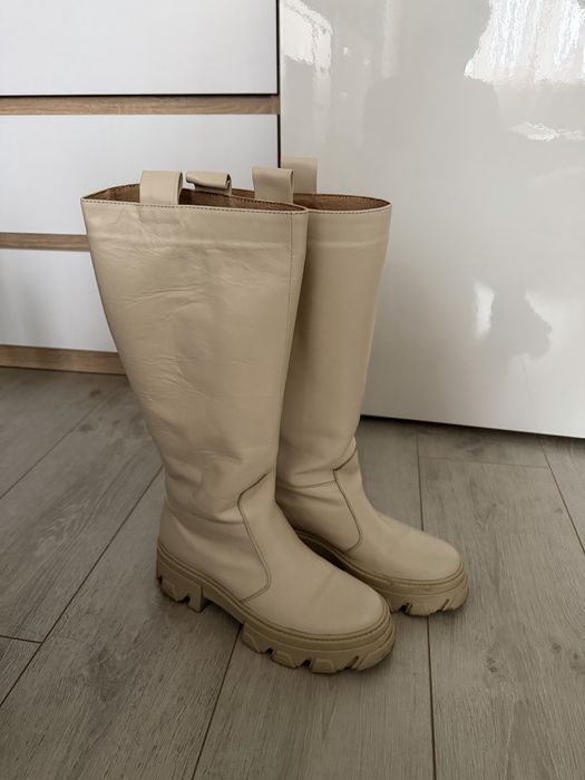 Продаю осенние сапоги