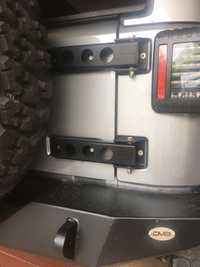 Jeep Wrangler JK Wzmacniane zawiasy  tylnej klapy