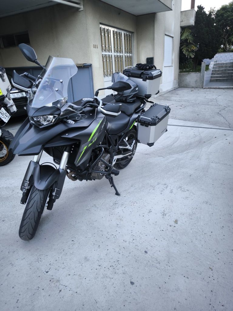 QJ Motor SRT 700 ON ROAD