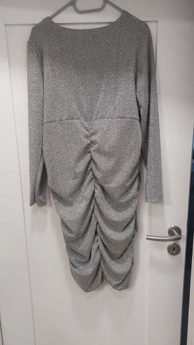 Srebrna sukienka viskoza
