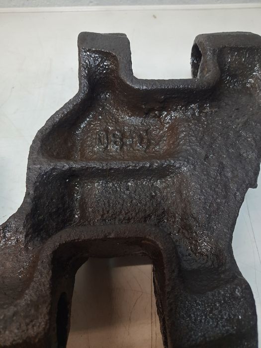 Stare ogniwo gąsienicy zapraszam