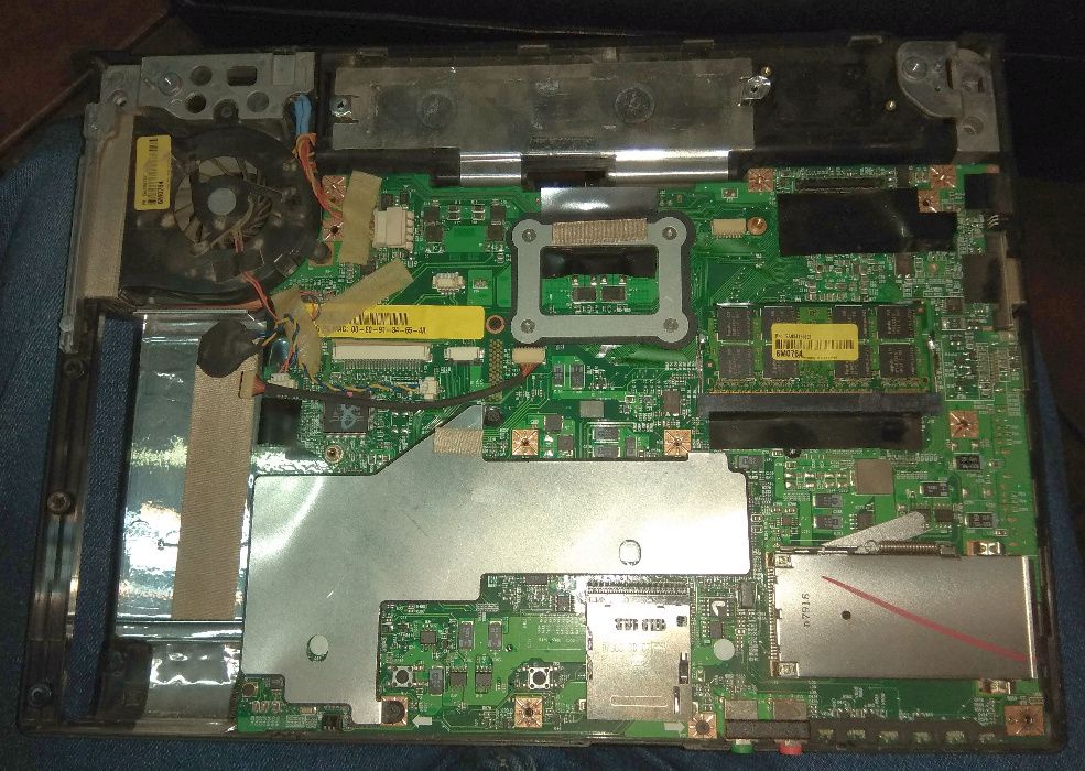 LG E500 and LG E300 LGE23 Laptops: Fully Functional Units and Individual Parts for Sale64286243259138124