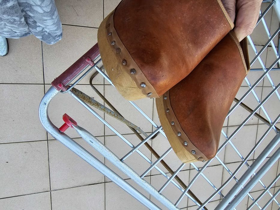 Socos novos em couro