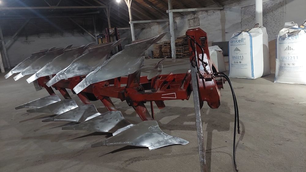 Плуг оборотний 4+1