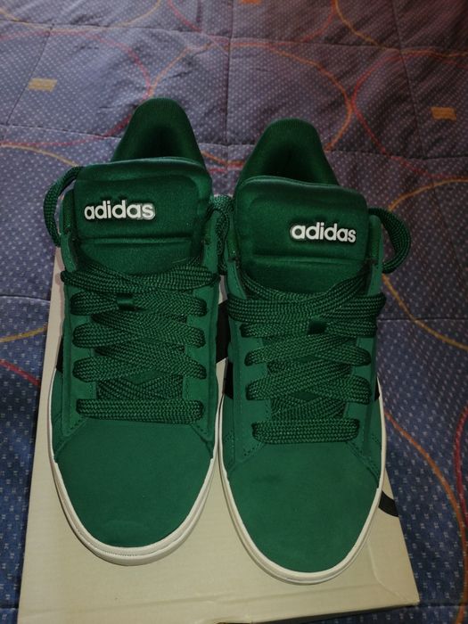 Adidas 42,5 (novo)