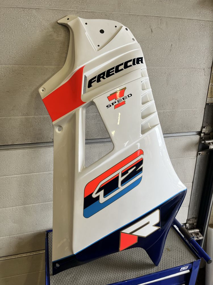 Prawy boczek owiewka Cagiva Freccia C12 125 wypełnienie
