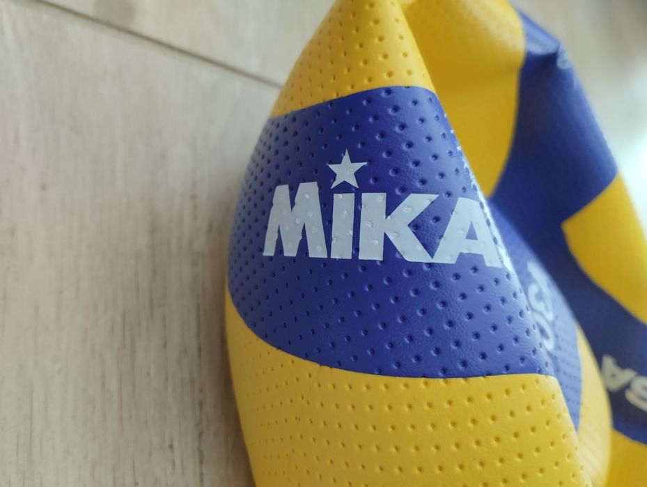 Piłka do siatkówki Mikasa v300 nowa