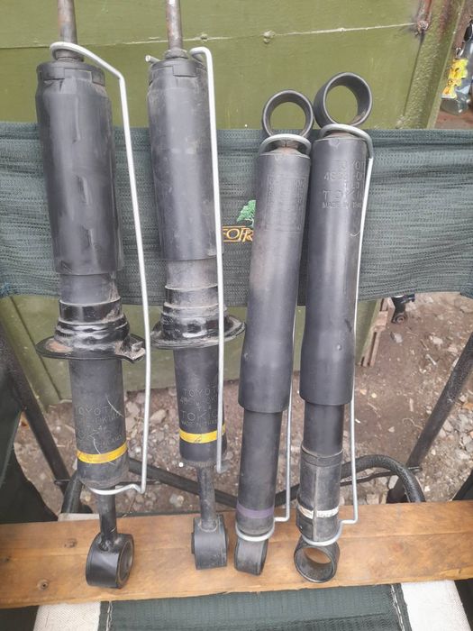 Амортизатори на Toyota! Оригінал!Задні та передні!