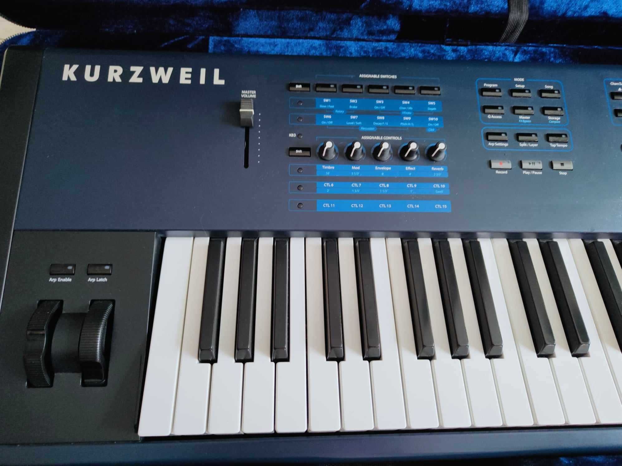 Syntezator pianino keyboard Kurzweil Pc3 LE7 + twardy futerał