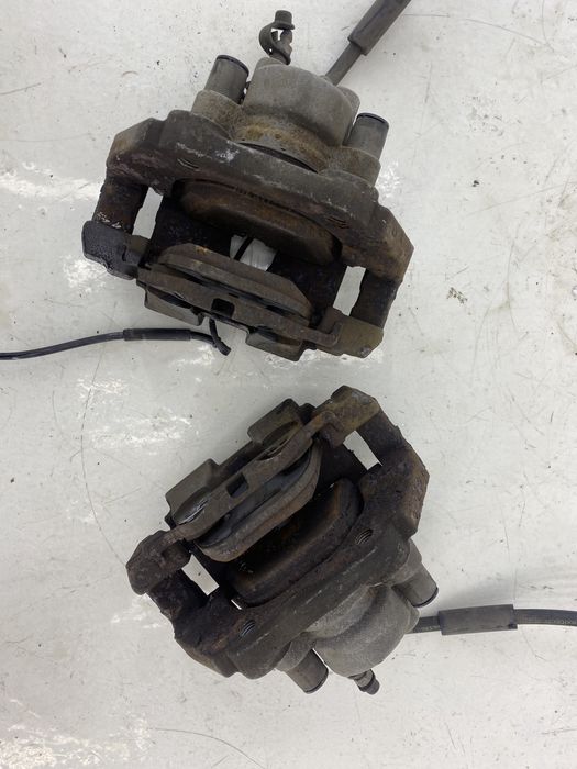 BMW 7 F01 F02 F07 F10 F11 zacisk hamulcowy tył prawy lewy 3.0D 44/24