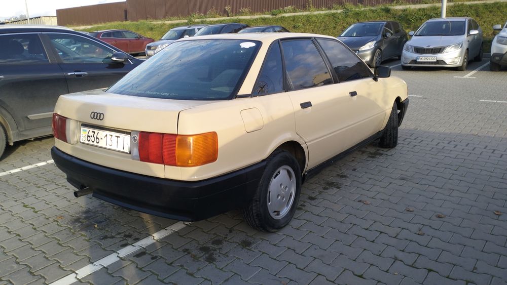Audi 80 B3 1988р. 1.8 бензин(карбюратор)