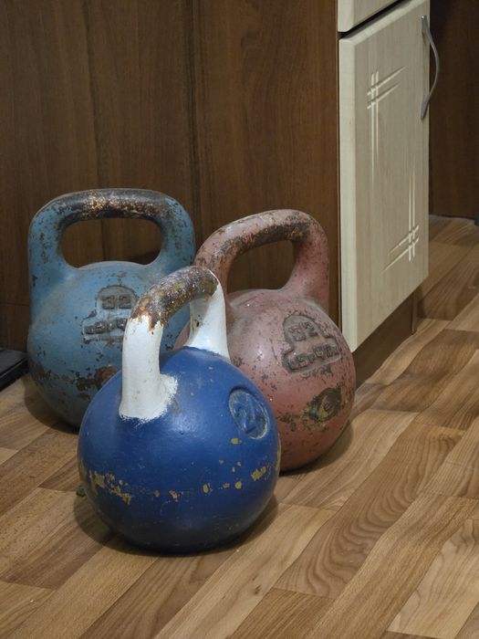 Продам гири 32 и 24 кг