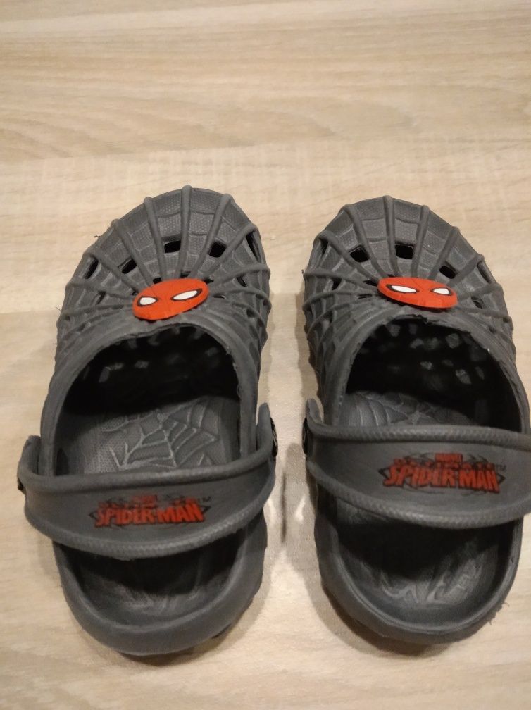 Sandały typu Crocs 25