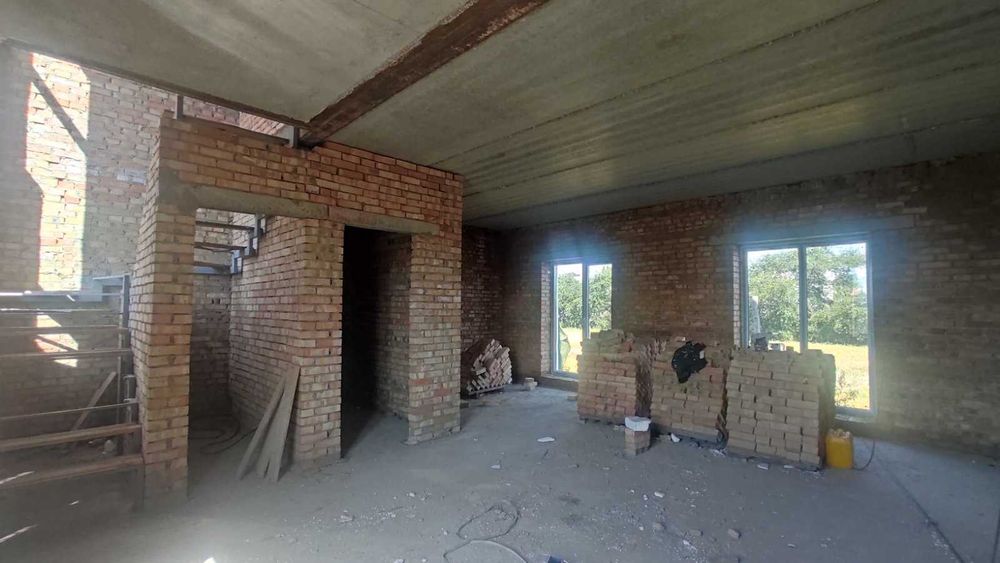 Продам таун хаус в селі Бохоники 3030