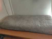 Base/cama em madeira