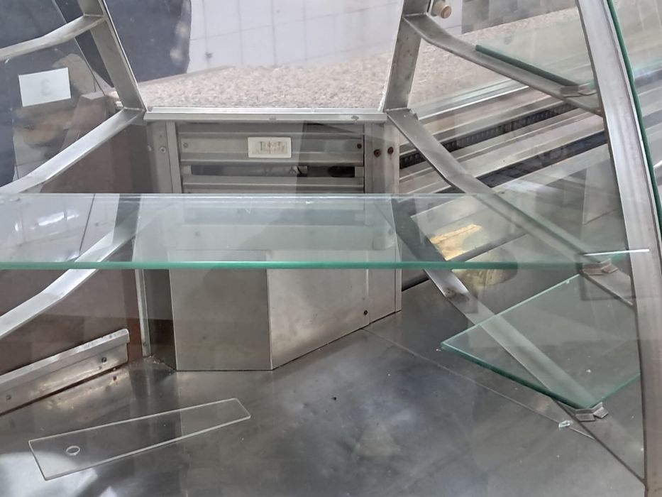 Movel frio com vitrine acopulada
