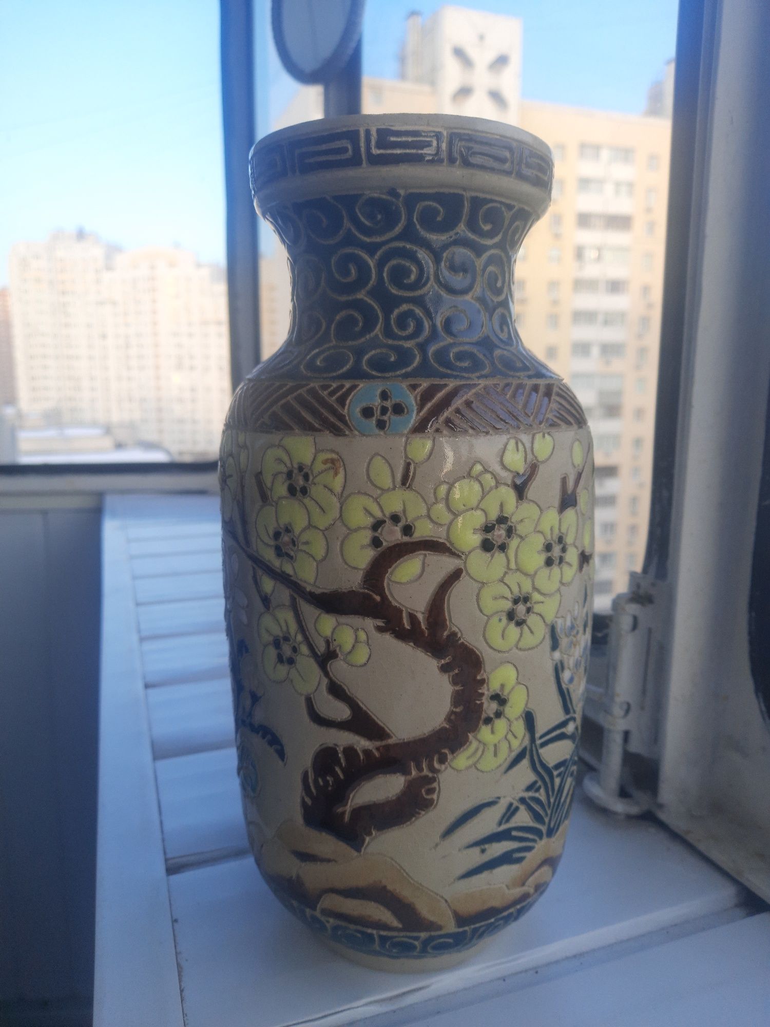 Ваза для цветов .