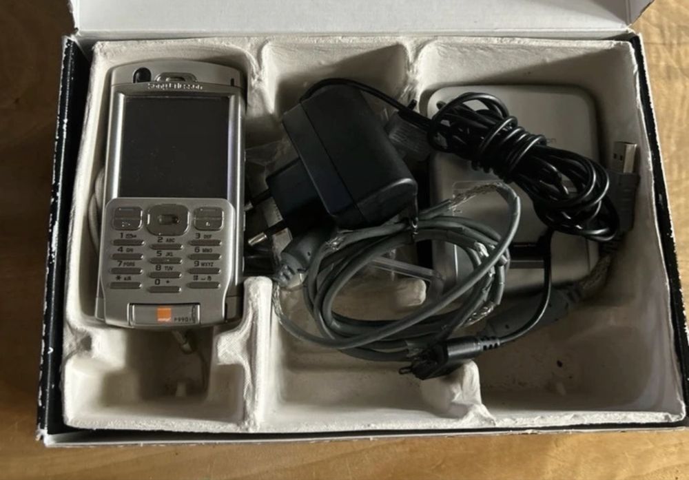 Ratytas ! Sony ericsson P990i - w kartoniku !