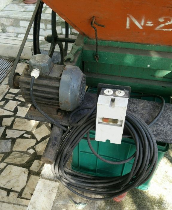 Esmagadeira para uvas