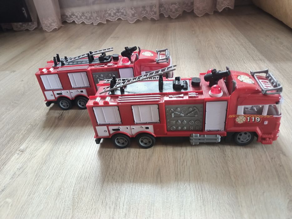 Пожежні автівки на радіокеруванні
