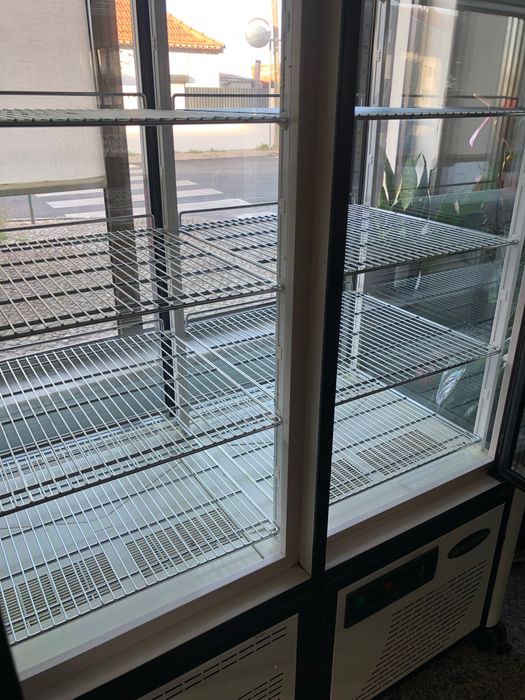Vitrine de pastelaria refrigerada e iluminação Led