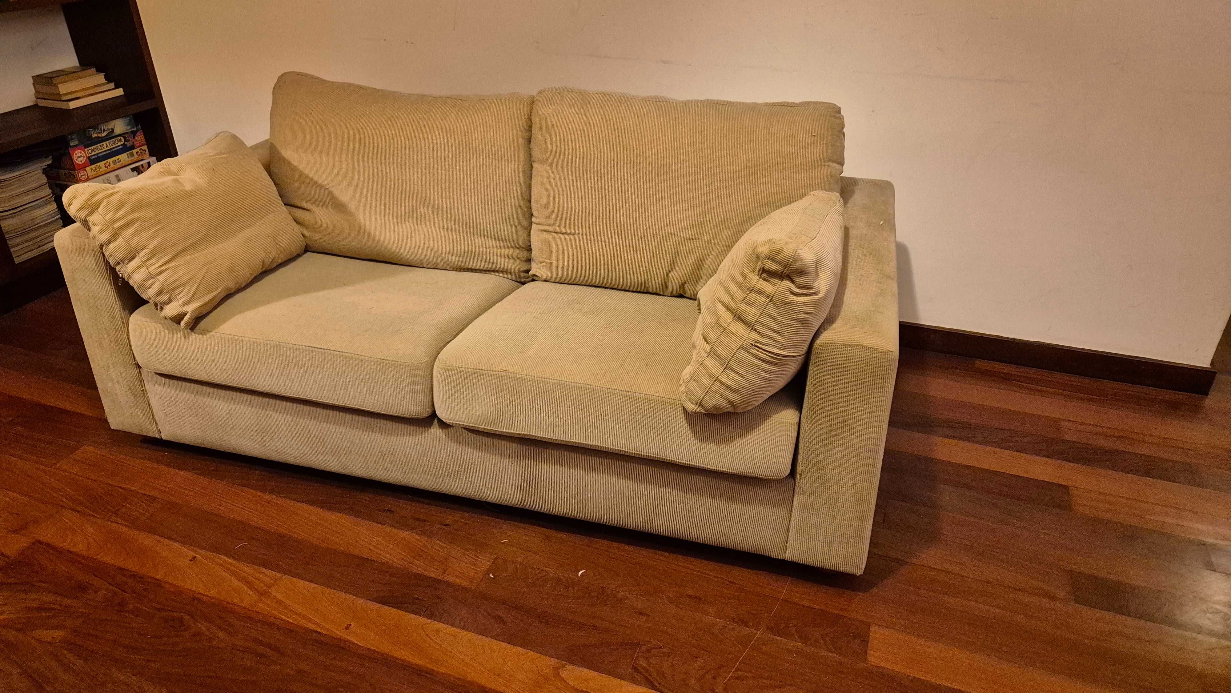 Sofa 2/3 lugares para desocupar