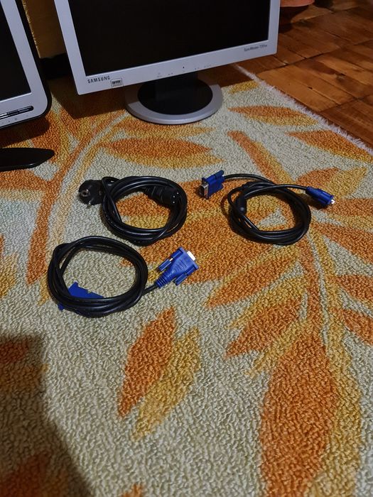 Пара мониторов 17 дюймов Samsung,  Philips