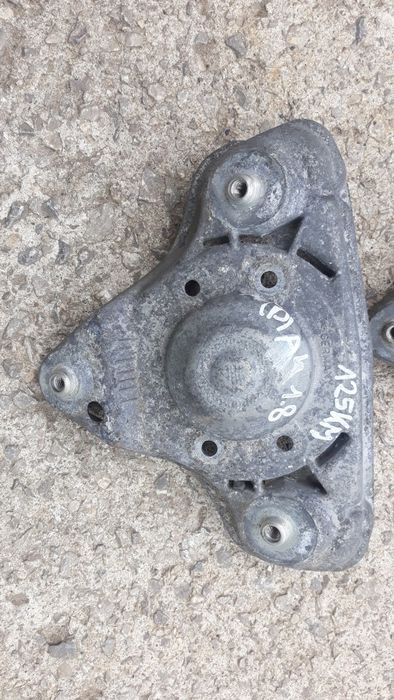 Audi a4 b5 a6 c5 Passat b5 górne mocowanie amortyzatora wahaczy