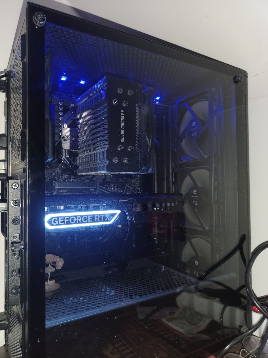 Komputer stacjonarny oraz monitor  RTX 4060Ti/AMD Ryzen 5 5600