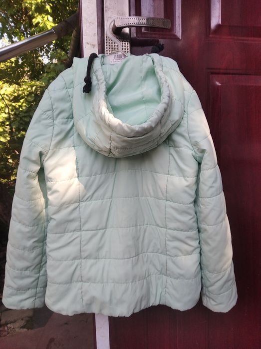 Курточка мятного цвета и жилетка двухсторонняя