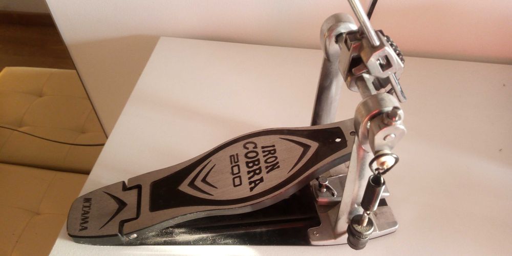 Pedal bombo Iron Cobra