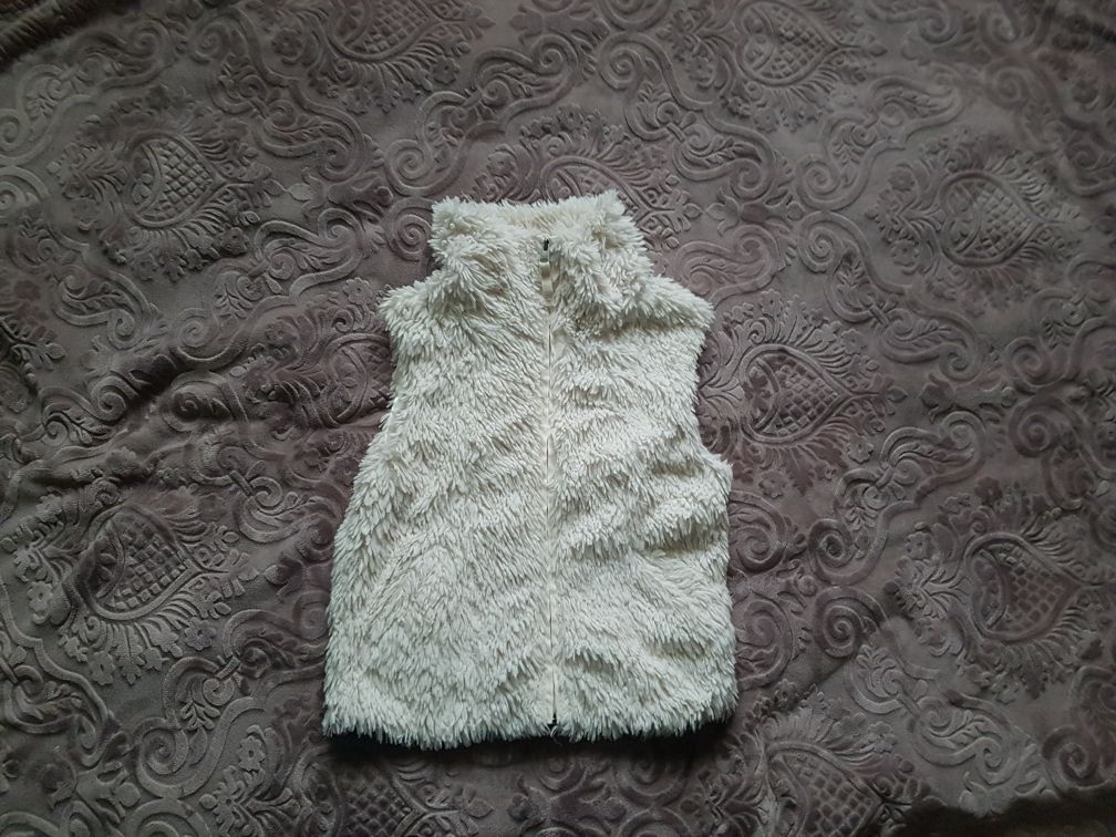 Krótka kamizelka, bezrękawnik z futerka, zapinany H&M 140