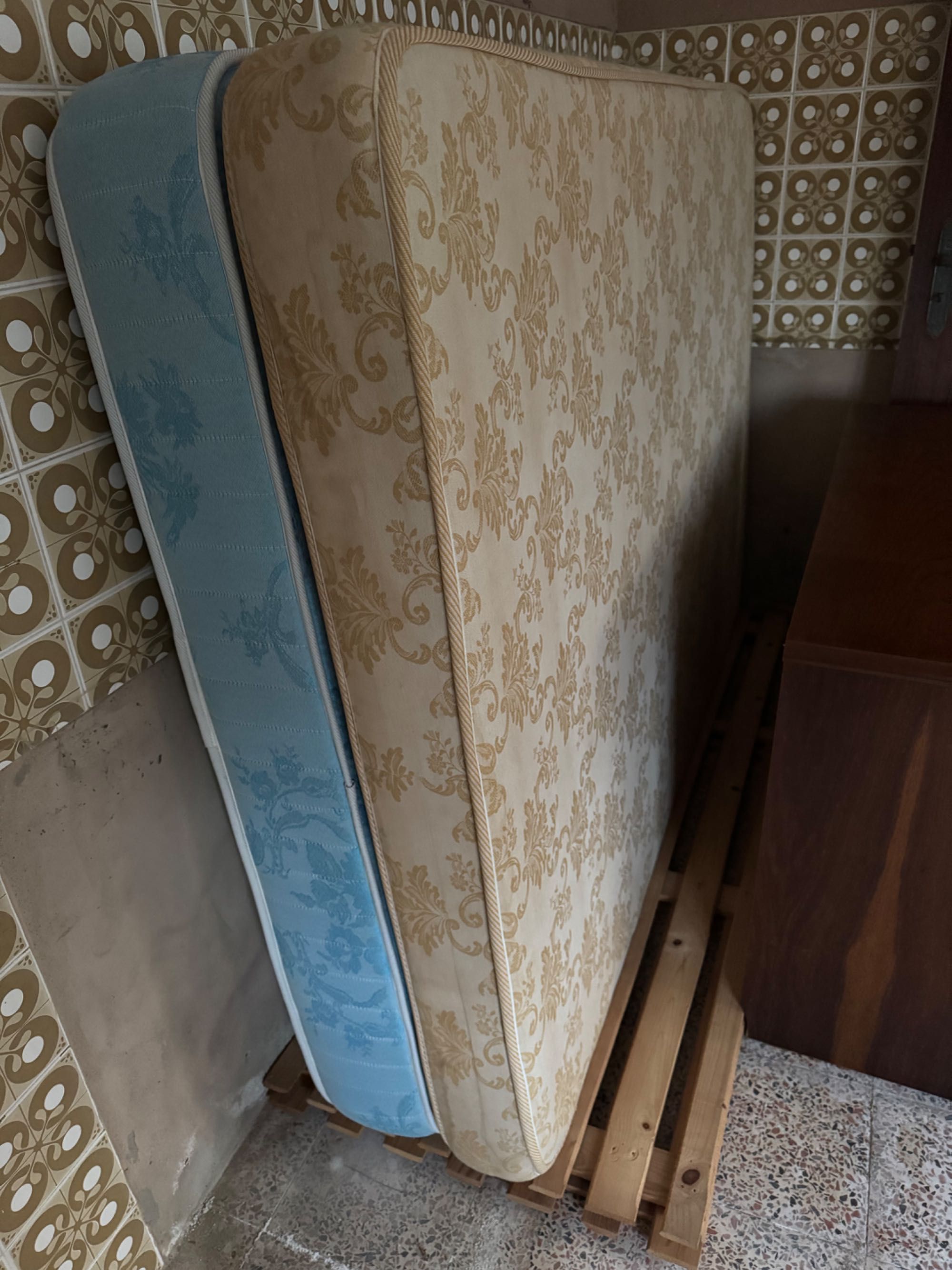 Quarto completo em Carvalho