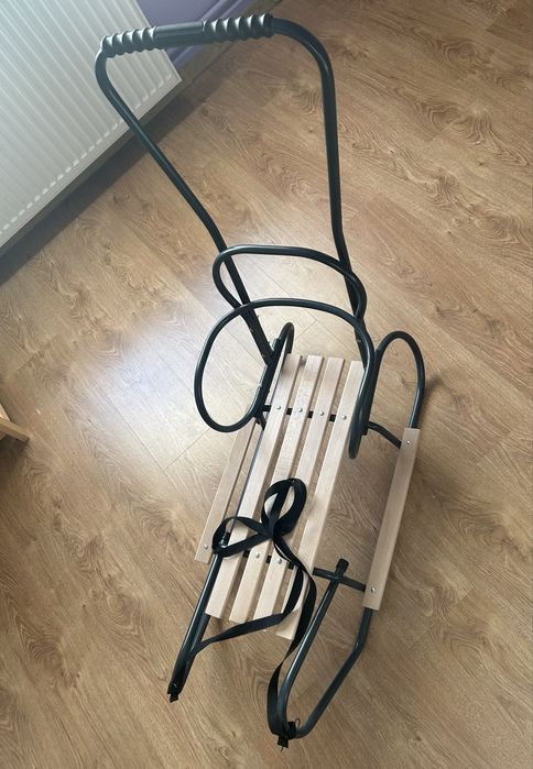 Sanki z oparciem i pchaczem