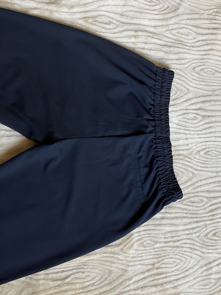 Granatowe spodnie damskie na gumce XS