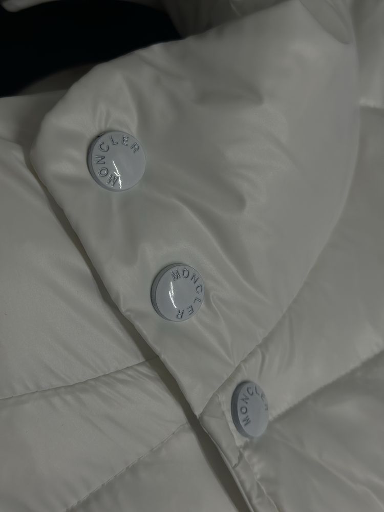 Желетка Moncler