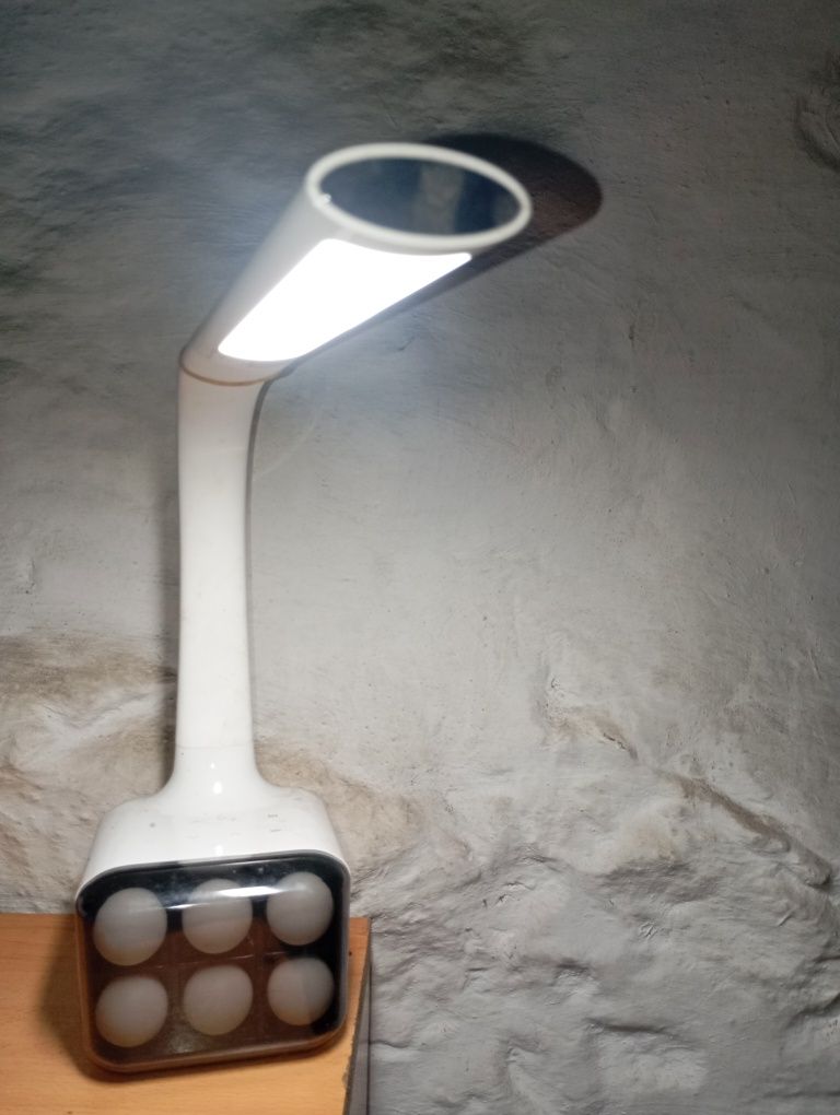Luz led candeeiro c/ bluetooth+colunas som