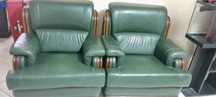 Conjunto sofas em pele