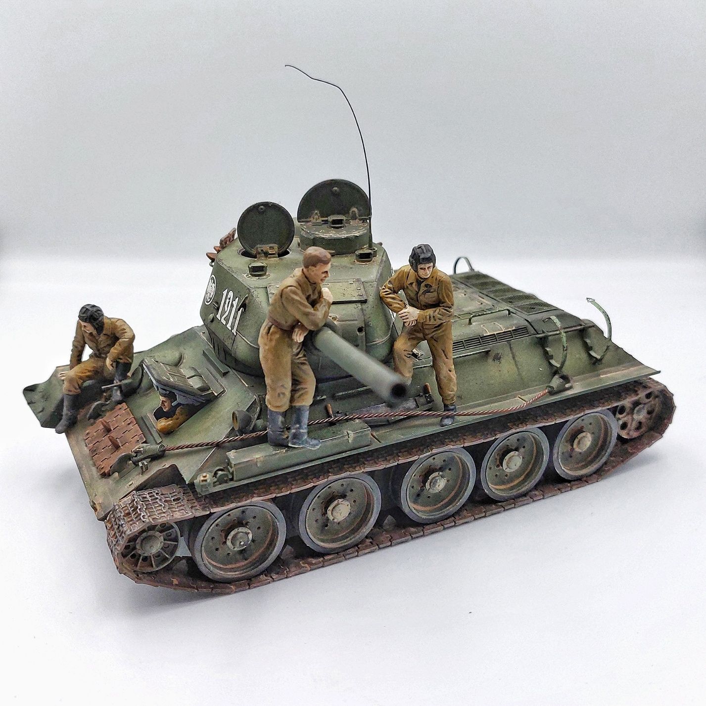 T-34/85 Model 1944 No.174 Factory 1/35