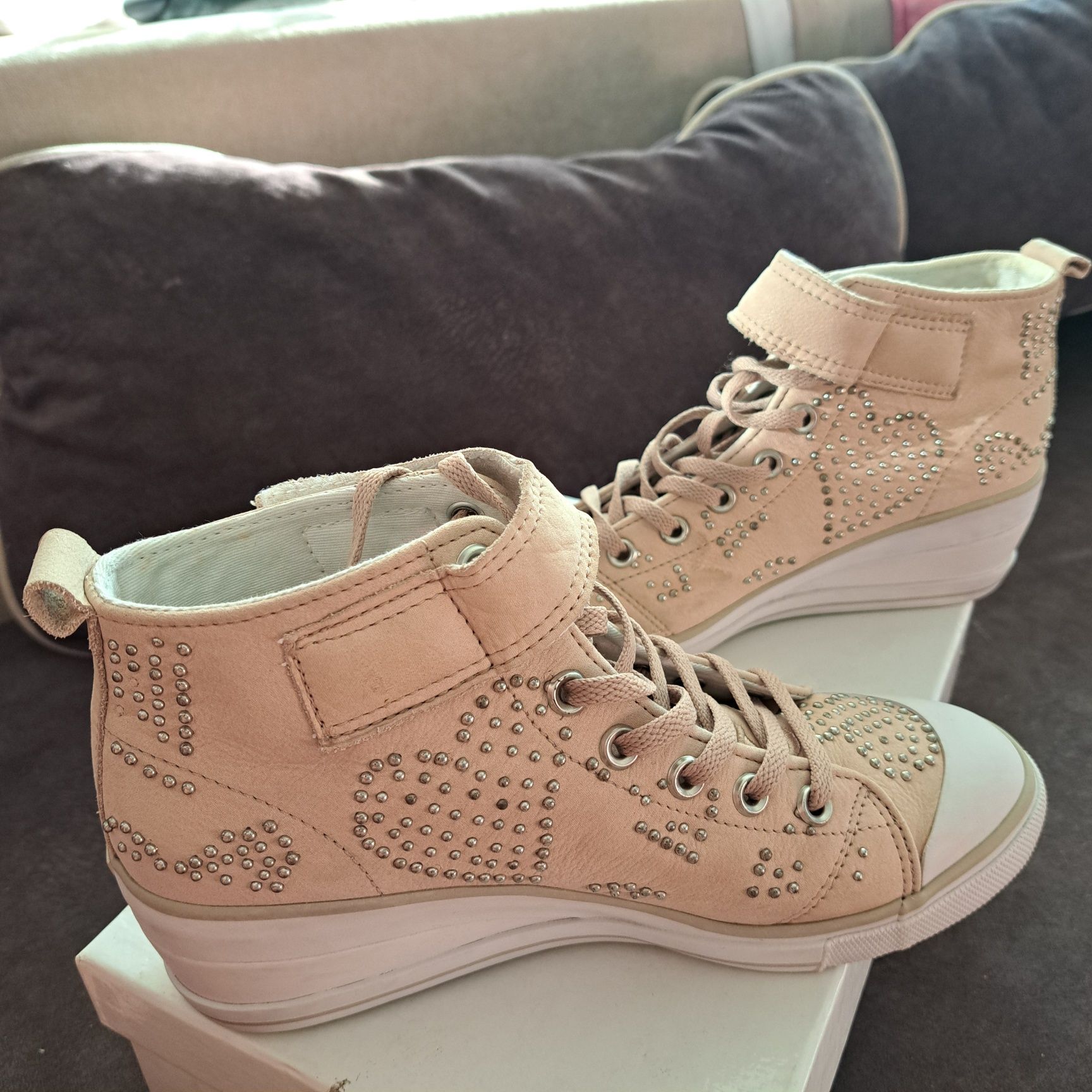 Trampki sneakersy wysokie Guess rozm. 38