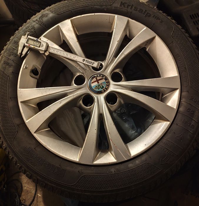 Koła zimowe felgi aluminiowe Alfa Romeo Giulietta 16 cali 5-6mm 2019r