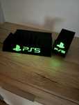 Stojak na gry i pada PS5 napis fluorescencyjny